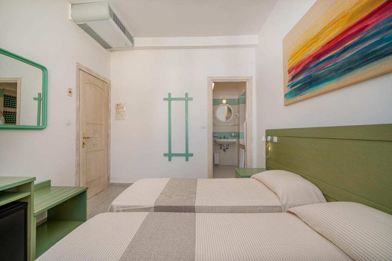 Hotel Marinaro Santa Teresa Gallura Exterior photo
